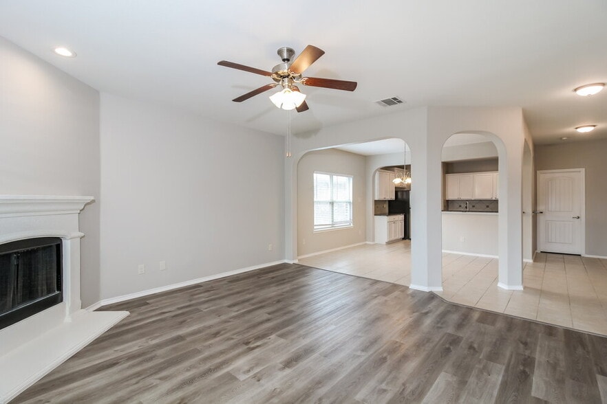 Building Photo - 8824 Deadwood Ln