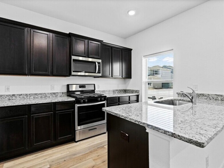 Building Photo - 10826 Emerick St