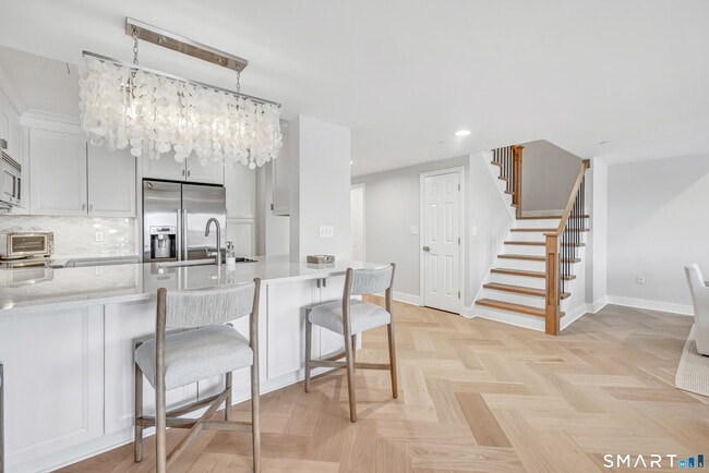 Building Photo - 43 Harbor Dr