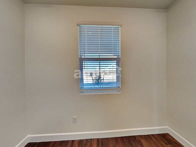 Building Photo - 7438 S Via Bombachas