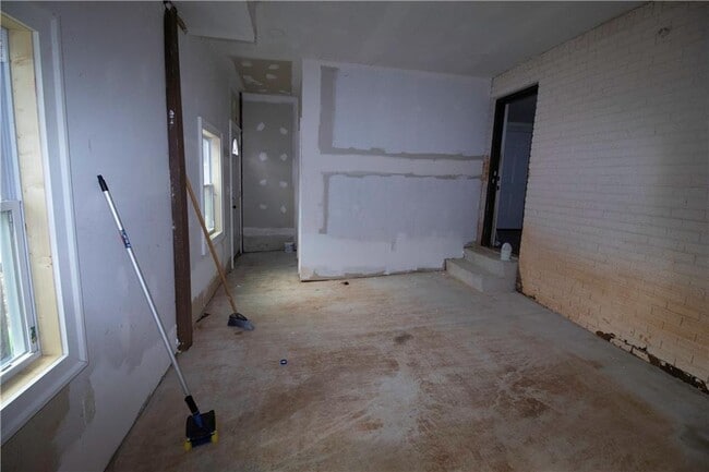 Building Photo - 1292 Monfort Rd