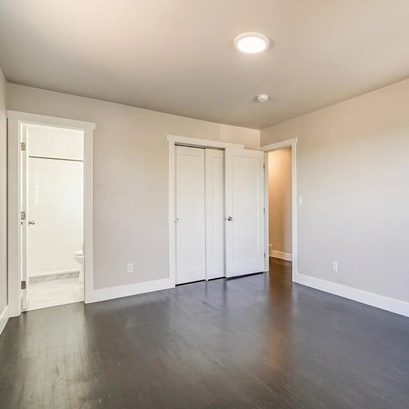 Building Photo - 482 W 80th Ave