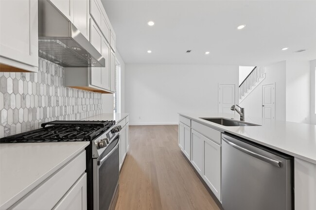 Building Photo - 21619 Colonial Medow Creek Trl