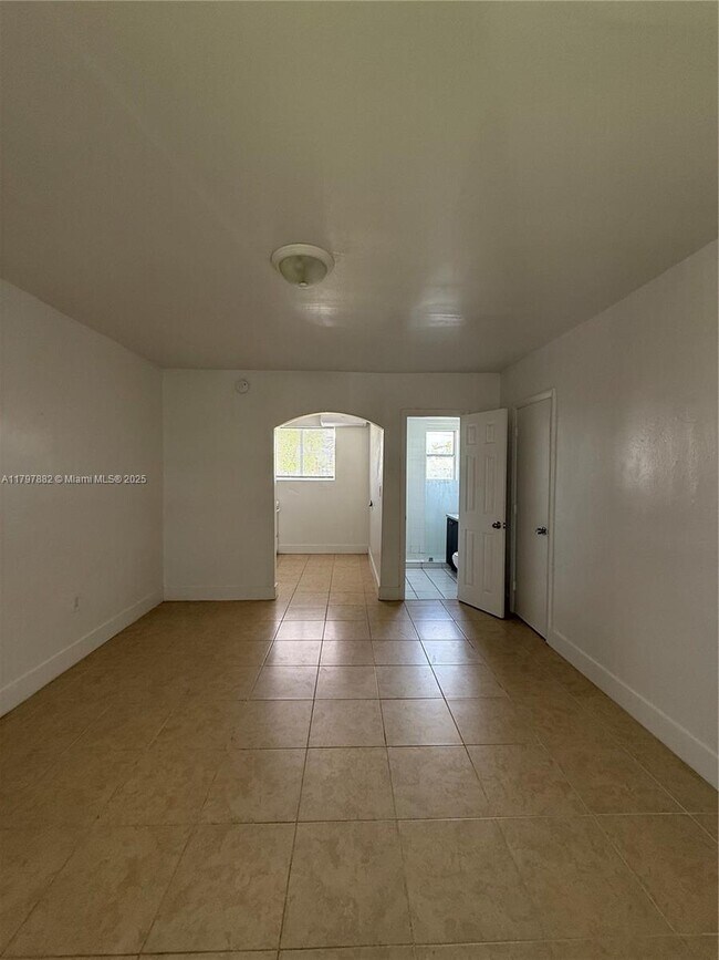 Building Photo - 5305 Biscayne Blvd