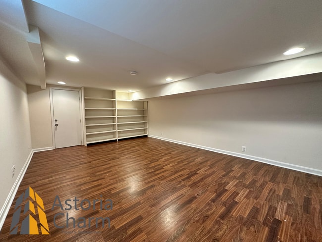 Building Photo - Live in Comfort: Spacious 3 Bedroom 2 Bath...