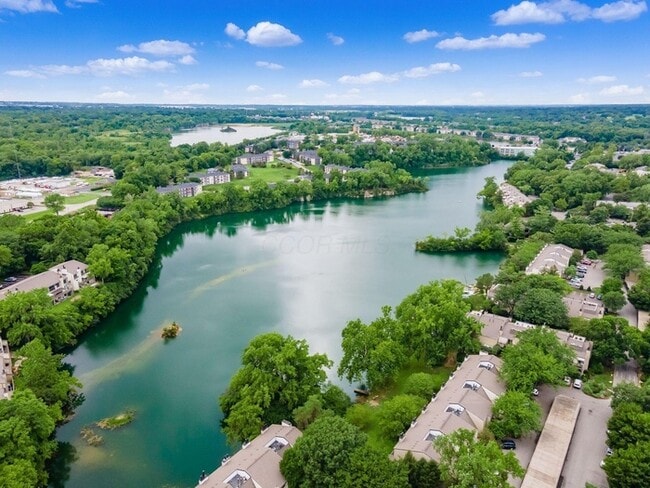 Building Photo - Marble Cliff Condo With Lake Access!