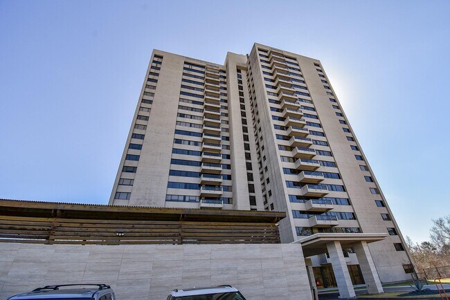 Building Photo - 49 Briar Hollow Ln