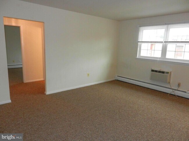 Building Photo - 335 E Lancaster Ave