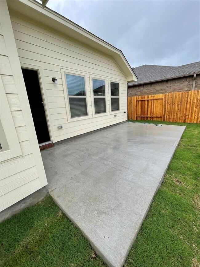 Building Photo - 3473 Pauling Loop