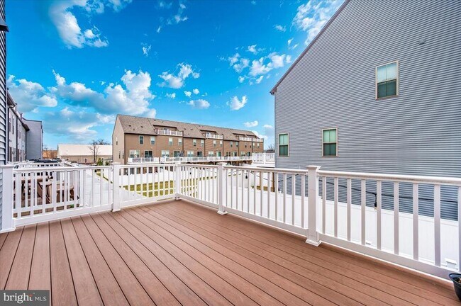 Building Photo - 45366 Daveno Square