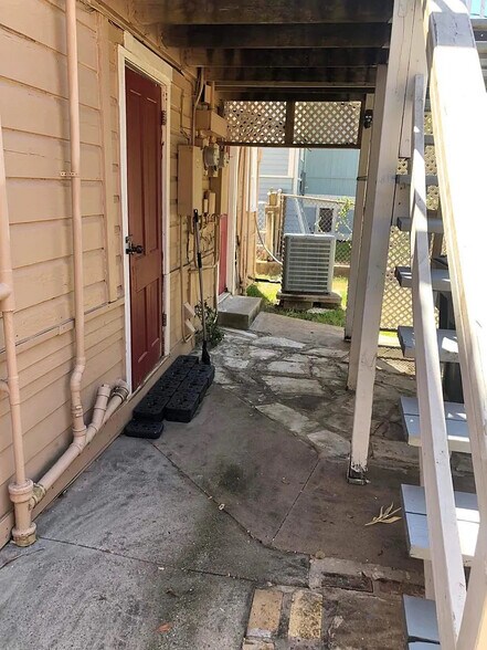 Building Photo - 3412 Avenue Q