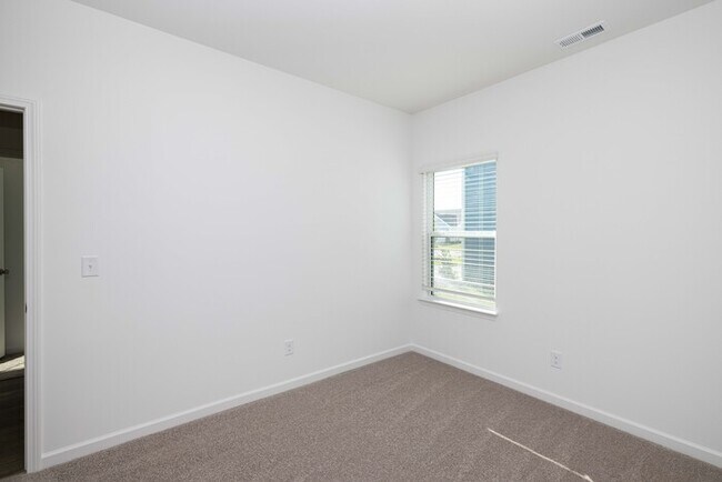 Building Photo - BEAUTIFUL 3 Bedroom Home - Stonebridge Fairways - AVAILABLE NOW