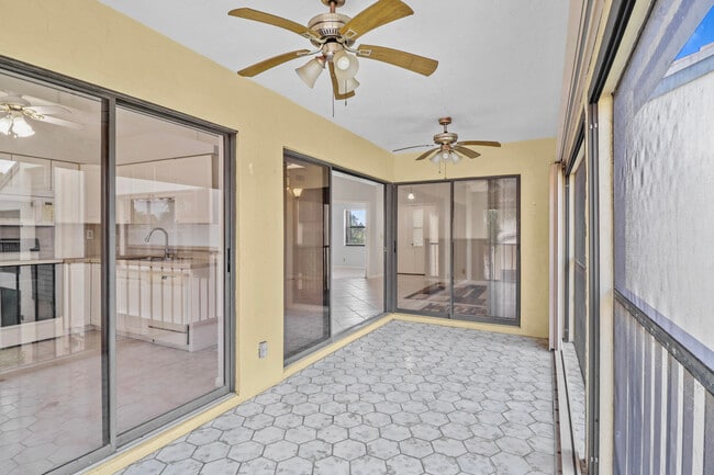 Building Photo - 3961 SW Greenwood Way