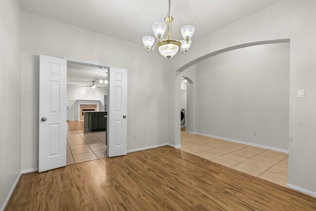 Building Photo - 34 Drifting Shadows Cir