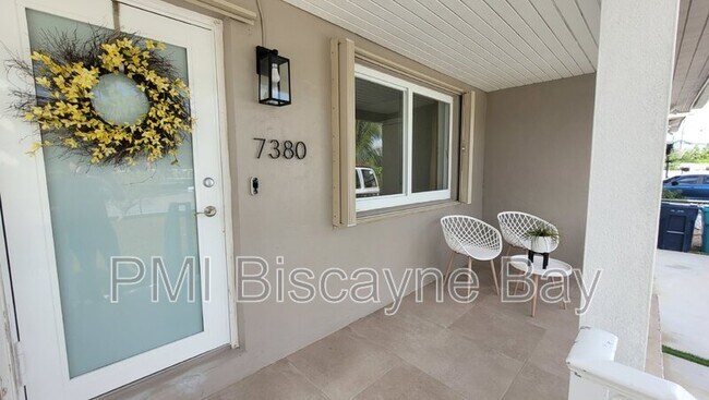 Building Photo - 7380 SW 35th St