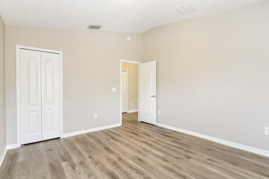 Building Photo - 18409 Kentisbury Ct