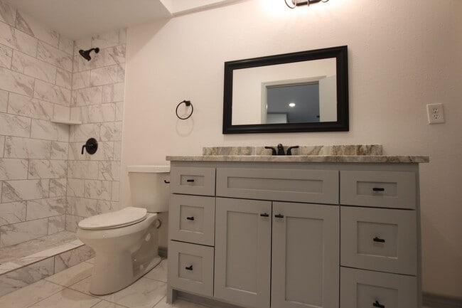 Building Photo - Coming Soon! Updated 3 Bed 2 Bath Rental! ...