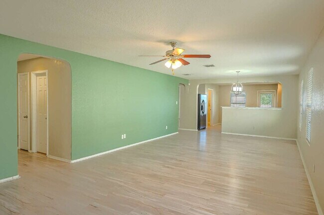Building Photo - 11934 Dove Ranch
