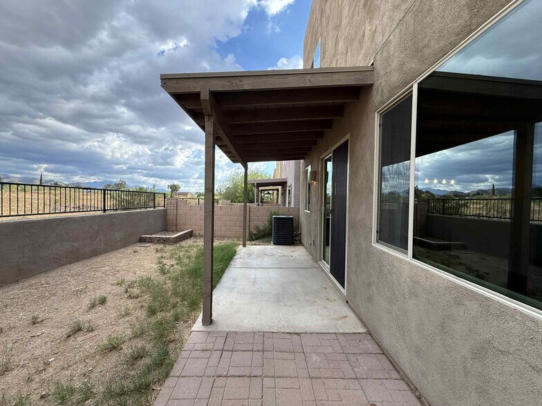 Building Photo - 109 S Crown Plaza