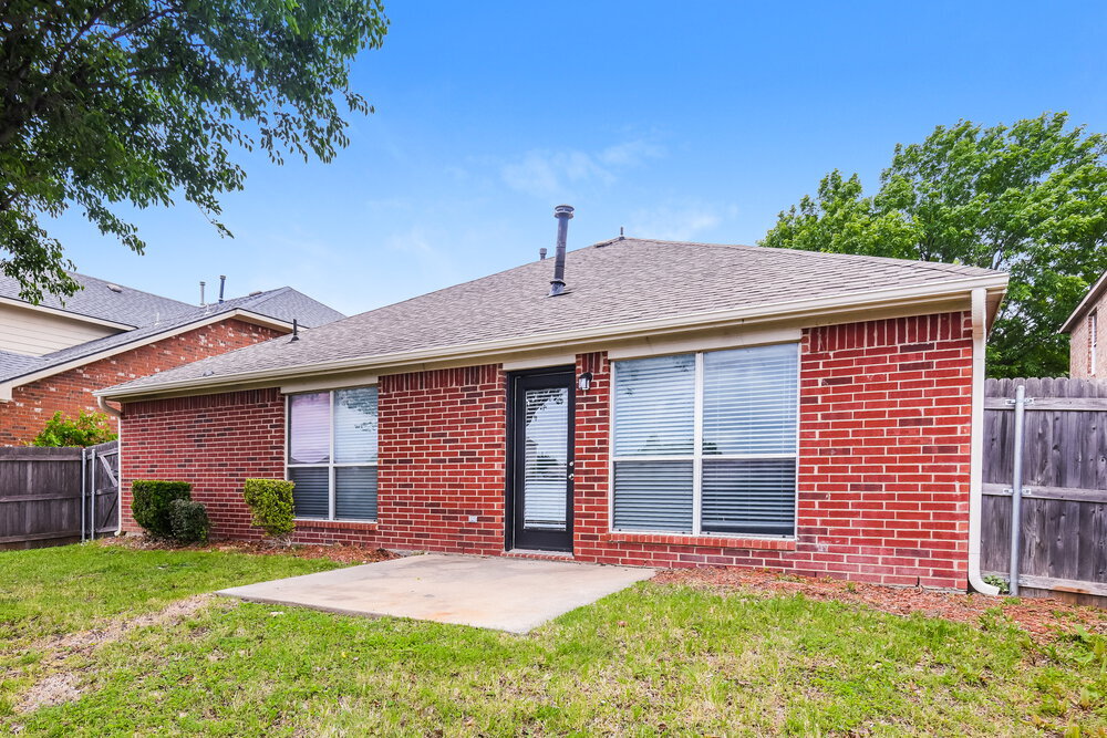 Building Photo - 8905 Friendswood Dr