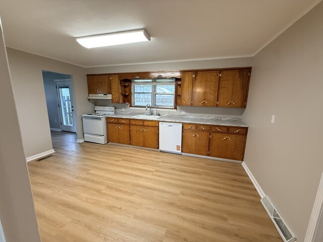 Building Photo - 514 Oliver Dr