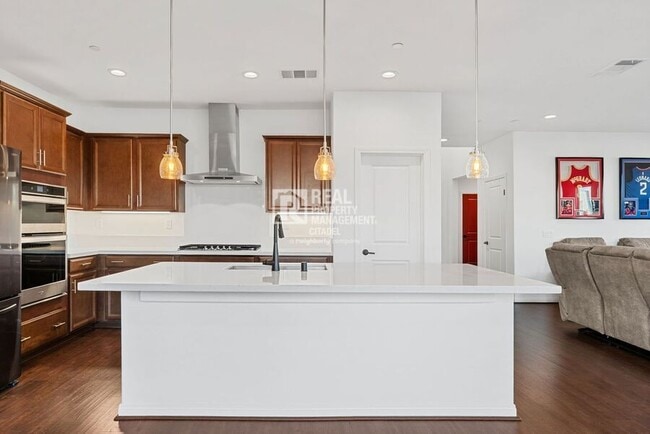 Building Photo - 3657 Bearberry Ave