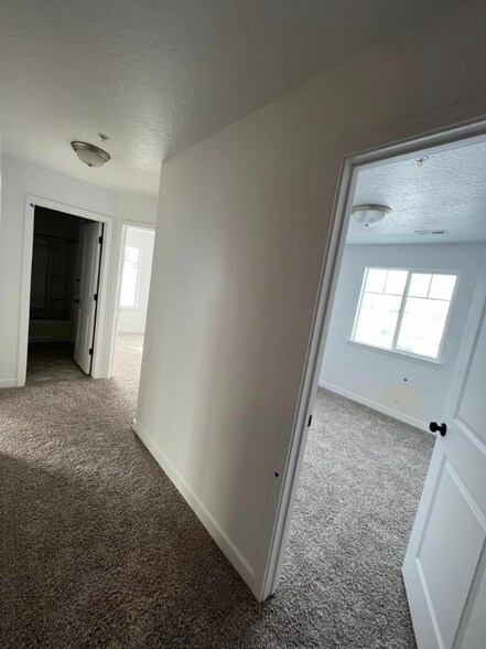 Building Photo - 4220 W Camp Floyd Ct