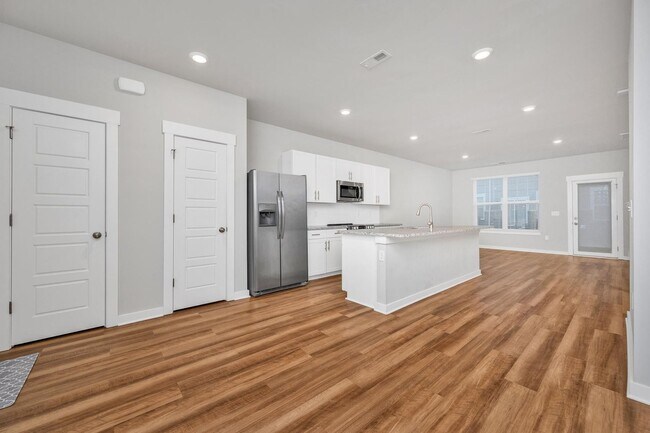 Building Photo - 4228 Gandalf Ln