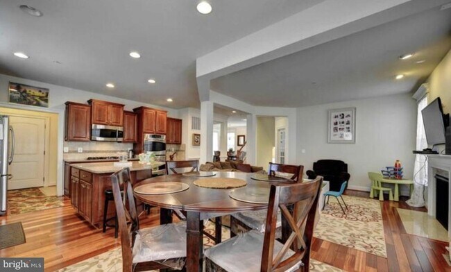 Building Photo - 3041 Moore Ln