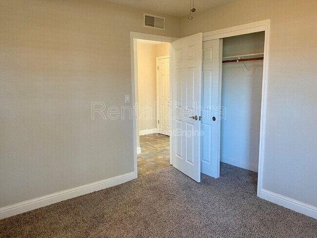 Building Photo - 1216 Rose Ave