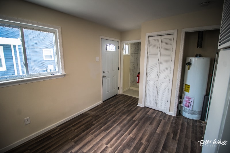 Building Photo - 542 W Maple Ave