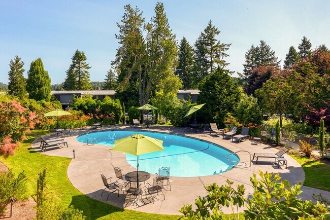 Building Photo - STYLISH 2 BED/2 BATHS LAKE OSWEGO CONDO
