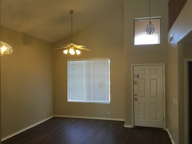 Building Photo - 8644 W Kathleen Rd