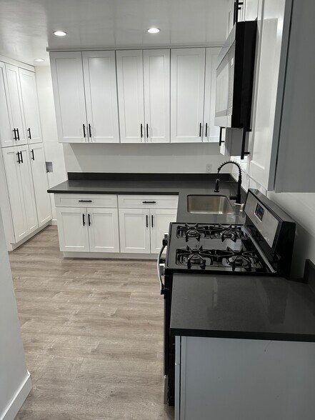 Building Photo - 8532 Tilden Ave