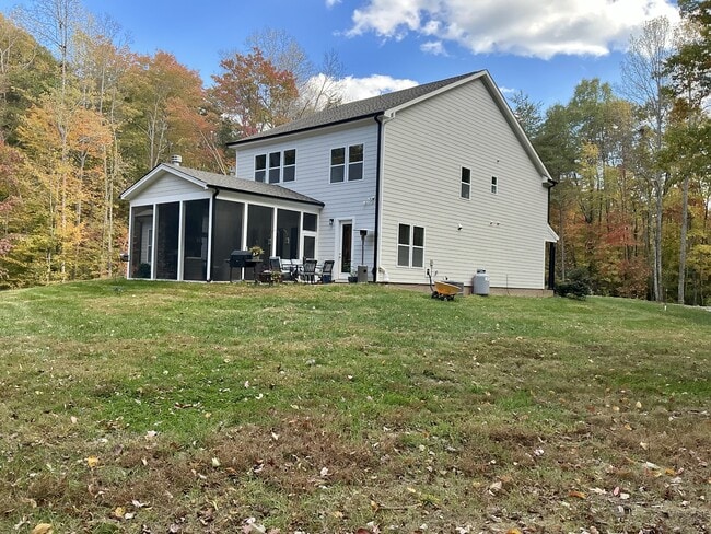 Building Photo - 291 North St