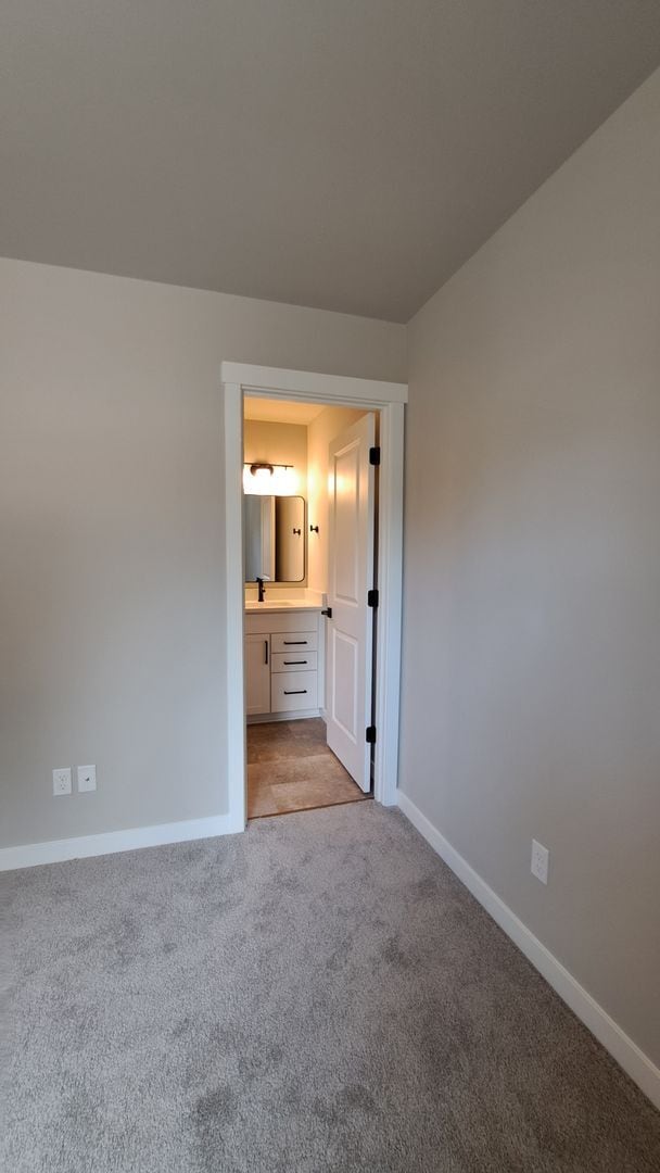 Building Photo - 3111 E Camellia Way