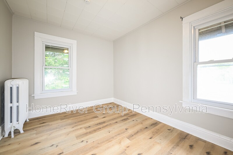 Building Photo - 1659 Lincoln Way