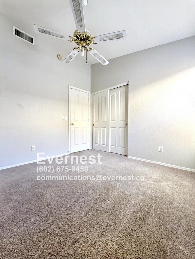 Building Photo - 3-Bedroom Home Near Schools and Everyday E...
