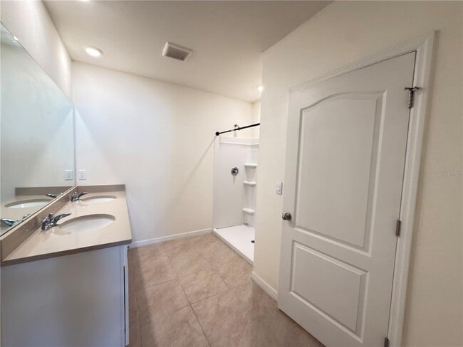 Building Photo - 307 Taylor Grvs St