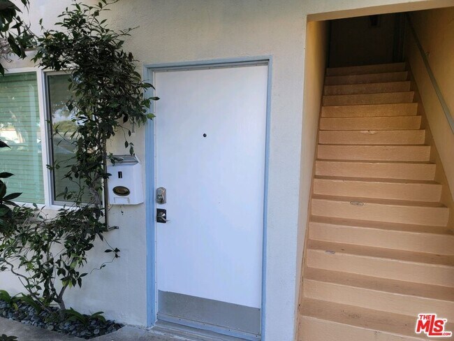 Building Photo - 825 Broadway St