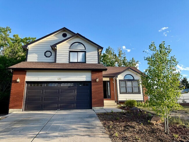 Building Photo - 411 Ruby Dr