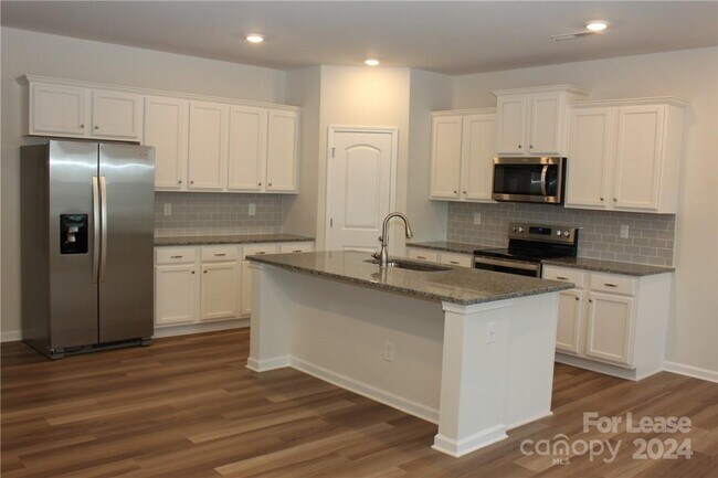 Building Photo - 922 Sagecroft Ln