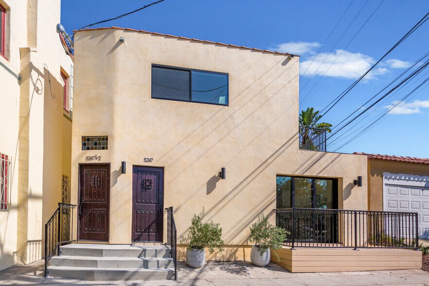 Building Photo - 854 S Sycamore Ave