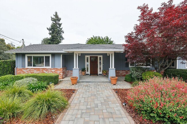 Building Photo - Single-Level Three-Bedroom Retreat in Napa...