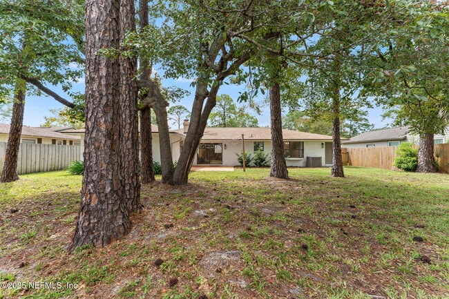 Building Photo - 9783 Viceroy Dr E