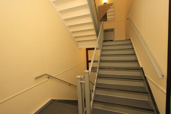 Building Photo - 32 W Market St