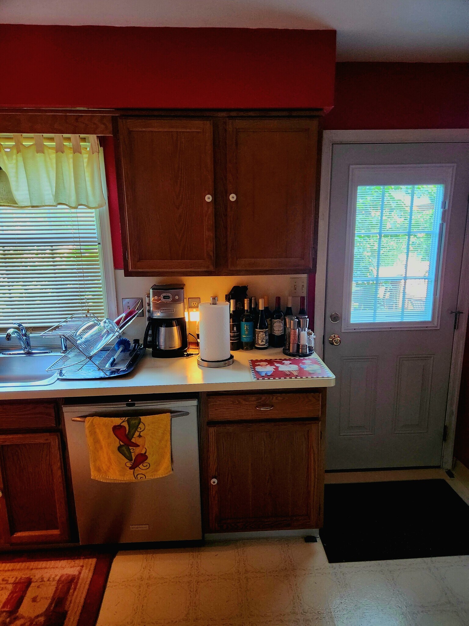 Kitchen shared - 1637 Ilona Dr