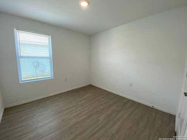 Building Photo - FALL INTO A NEW HOME WITH OUR MOVE-IN SPEC...