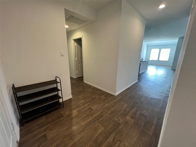 Building Photo - 21354 Owl Rd