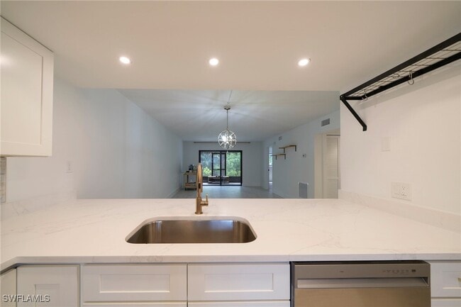 Building Photo - 17456 Silver Fox Dr